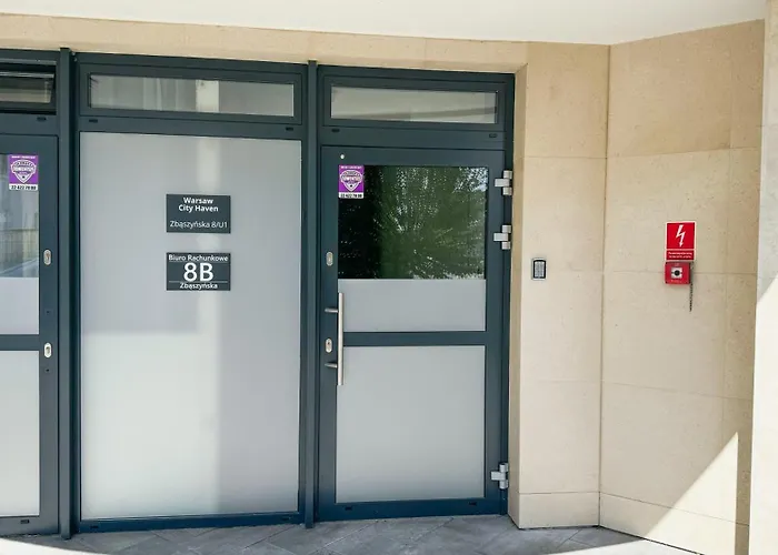 A3 - Queen Double Room - Warsaw City Haven - Two Shared Bathrooms