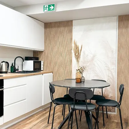A3 - Queen Double Room - Warsaw City Haven - Two Shared Bathrooms Zewnętrze zdjęcie